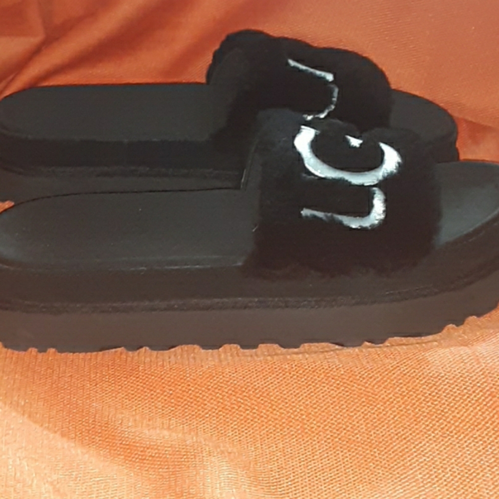 UGG SLIDES - Picture 3 of 7